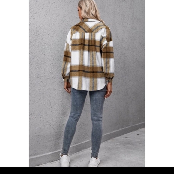 Plaid button down flannel shirt jacket. M/XL - Picture 3 of 4